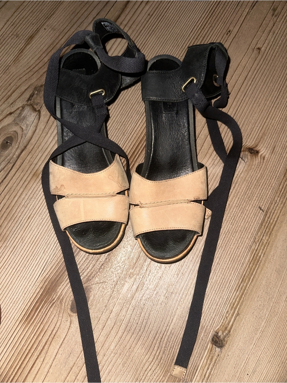 Sorel Two-Tone Ankle Tie Sandals in Beige and Black